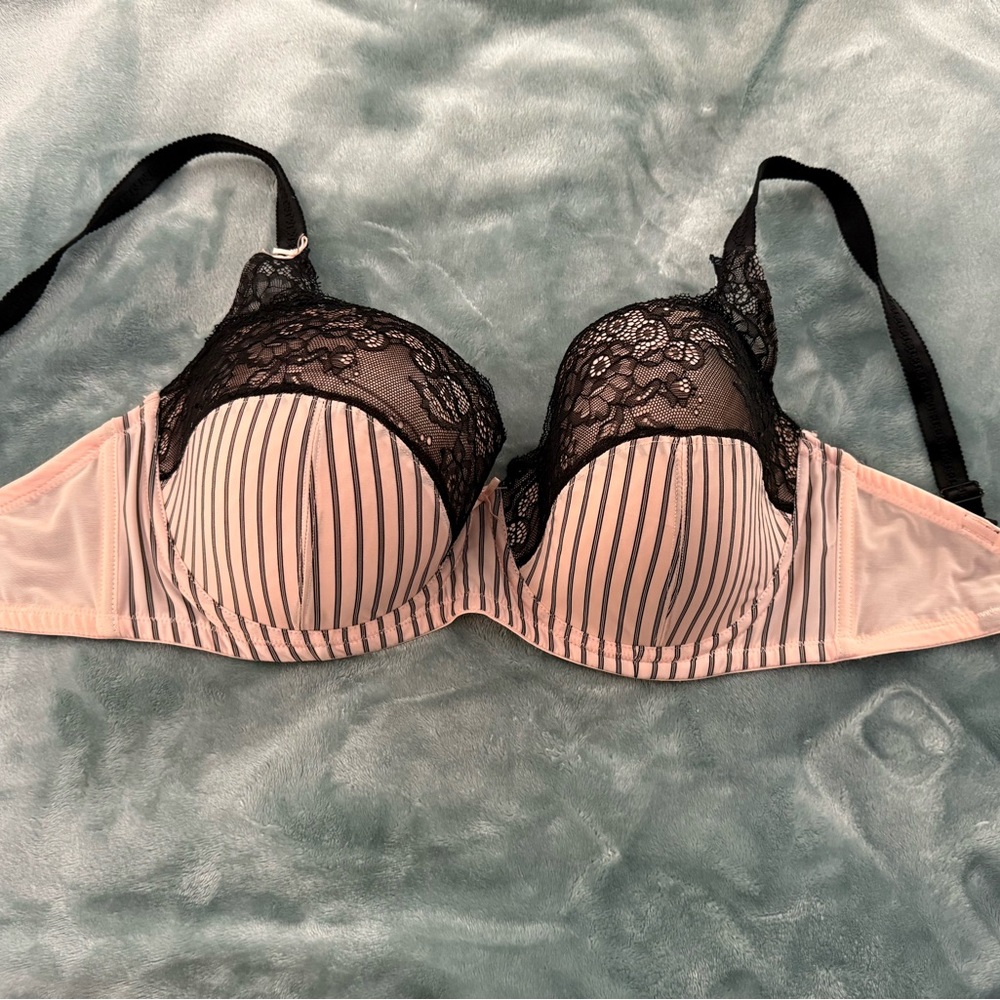 Elegant Lace Striped Bra - Black and Pink Size 36F